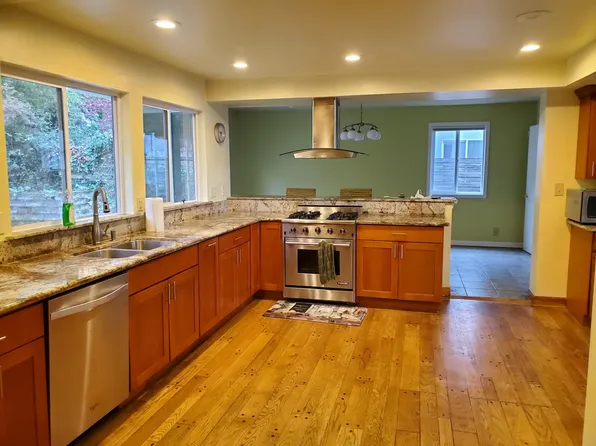 9220 NE 5th St, Bellevue, WA 98004