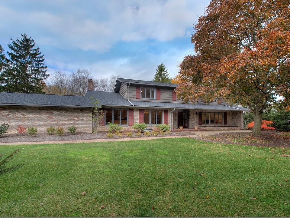 1st image of 7 Brandywood Dr
