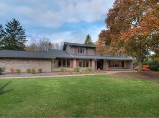 7 Brandywood Dr, Pepper Pike, OH 44124