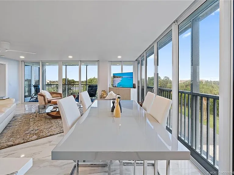 669 NE Plantation Rd #201 — Photo 14