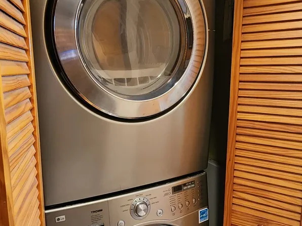 56-26 Van Cleef Street image 19 of 28