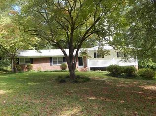 300 Woodland Cir, Pendleton, SC 29670