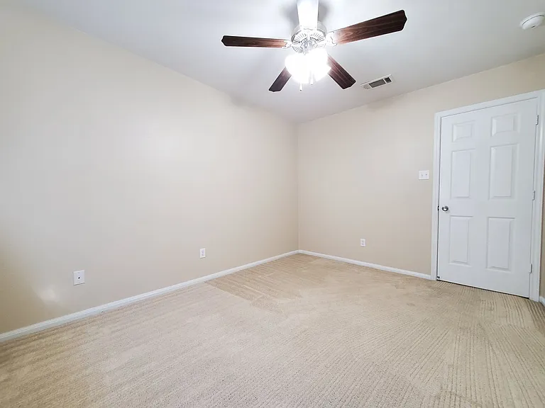 6304 Taree Loop — Photo 17