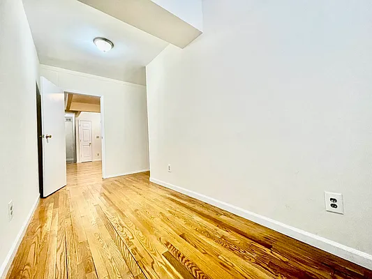 Rented by HOLTON REAL ESTATE INC. | media 21