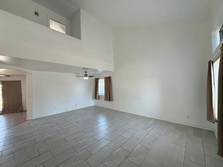 1450 E 12th Pl — Photo 2