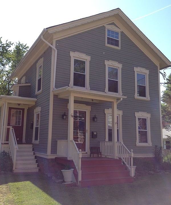 Front of House Entrance on L