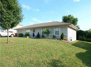 5312 NW Pennington Ln, Blue Springs, MO 64015