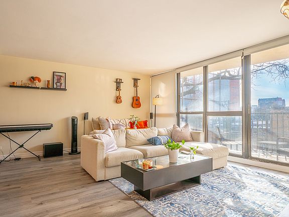 4th image of 1540 N La Salle Dr APT 308
