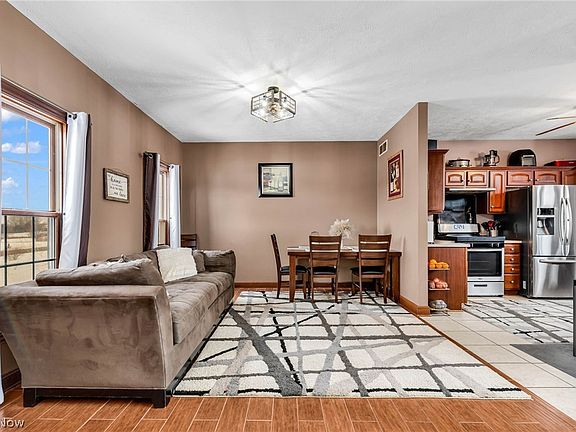 4th image of 3401 Whitetail Dr W