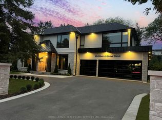 204 Maple Grove Dr, Oakville, ON L6J4V3