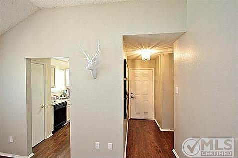 3rd image of 3017 Scenic Glen Dr