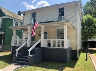 305 Roxbury St, Clifton Forge, VA 24422