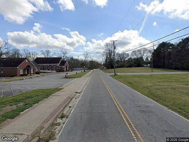 Exterior Neighborhood (street photo)