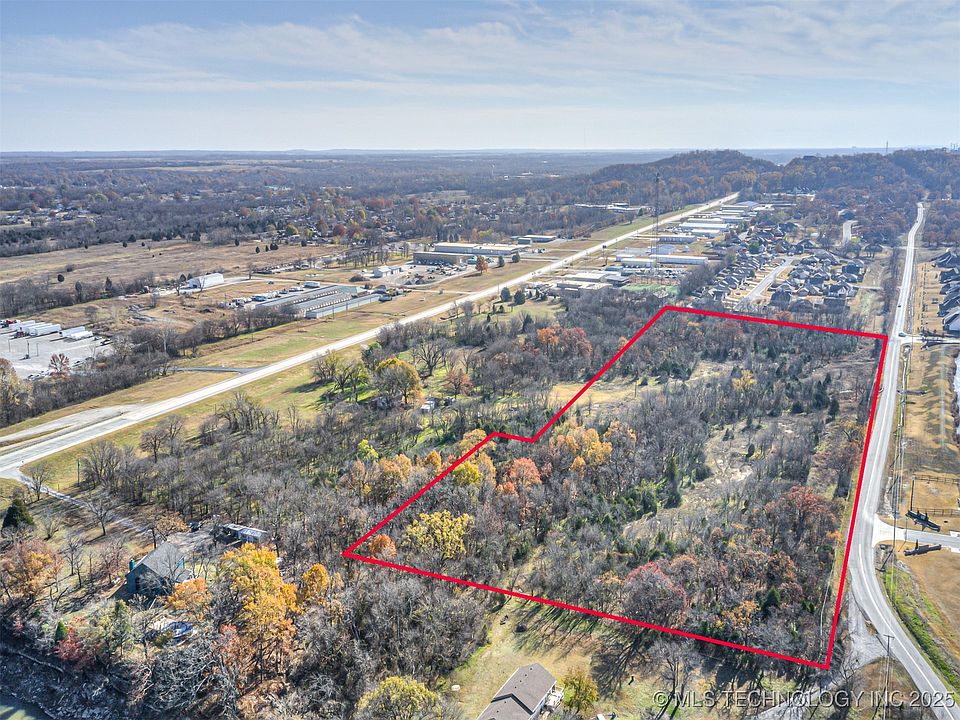 1st image of Redbud Dr
