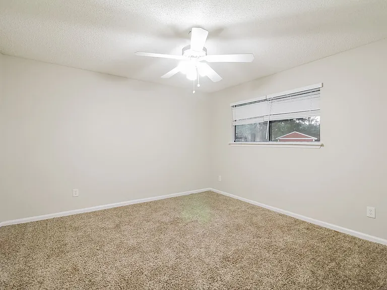 8442 Finwood Ave — Photo 9