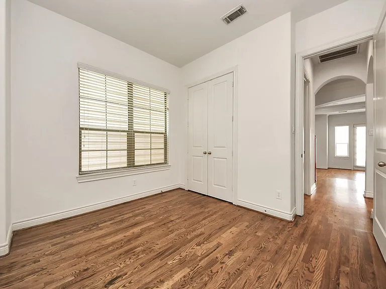 3422 Center St — Photo 21