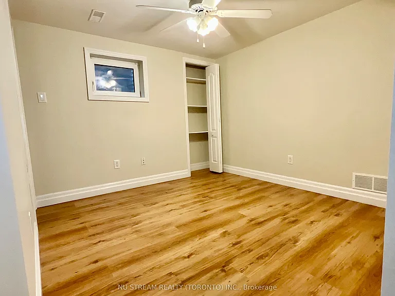 45 Emmeloord Cres — Photo 39