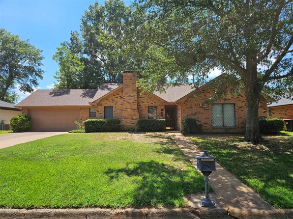 605 32nd St NE, Paris, TX 75460