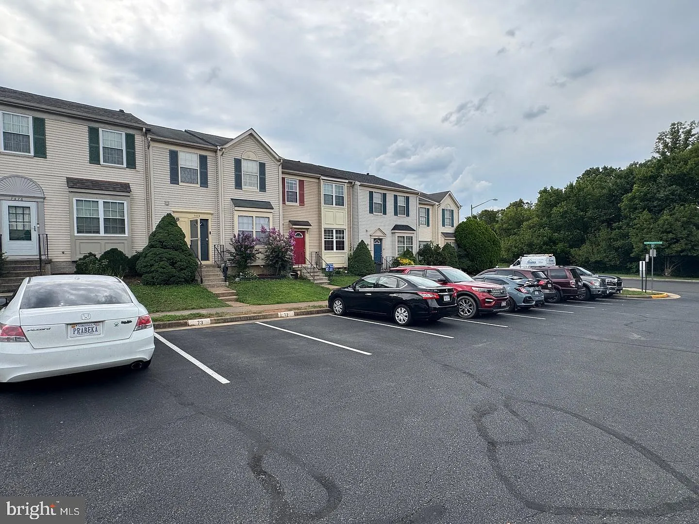4 bed, 3.5 bath, 2100 sqft, $3,000 — Photo 3