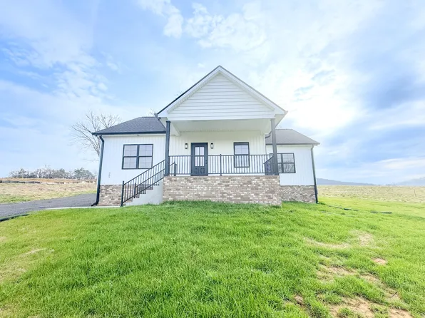 305 Sam Beasley Rd, Hartsville, TN 37074