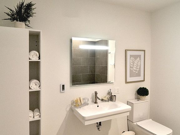 2nd image of 1517 W Haddon Ave #409