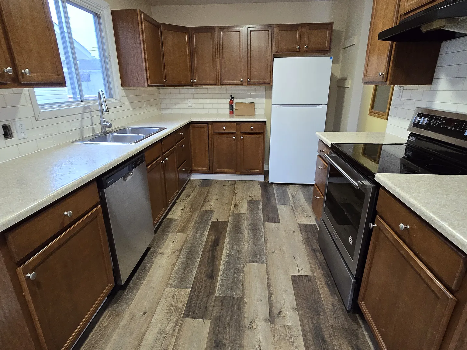 912 9 Street unit A — Photo 3