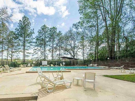 2nd image of 501 Westwood Dr #501