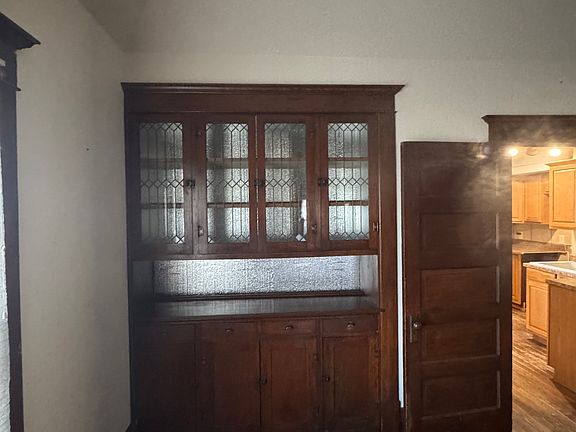 4th image of 302 N Chickasaw St