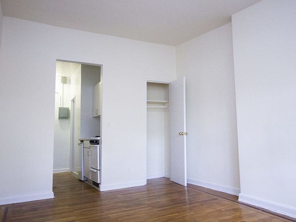 2nd image of 40 Grove St #5CC