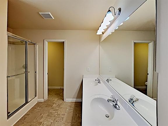 5th image of 3997 Cliffglen Ct NW