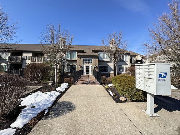 2nd image of 568 Cloverfield Ln APT 201