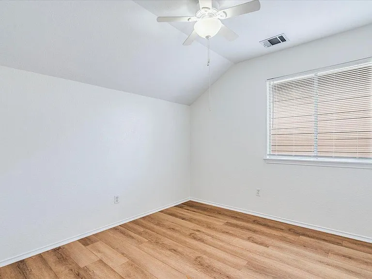 140 Schmidt — Photo 23