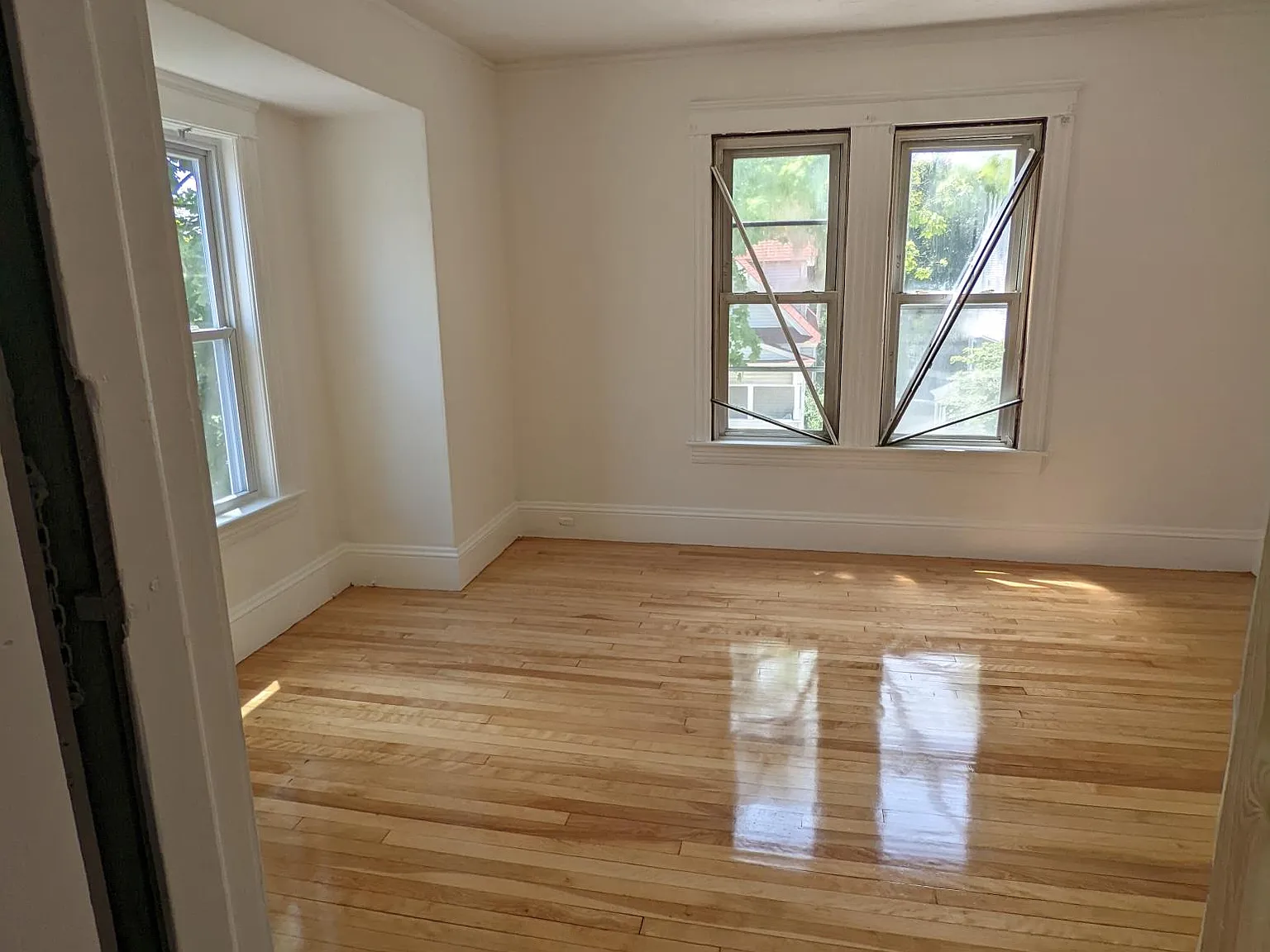 4 bed, 1200 sqft, $2,500 — Photo 3