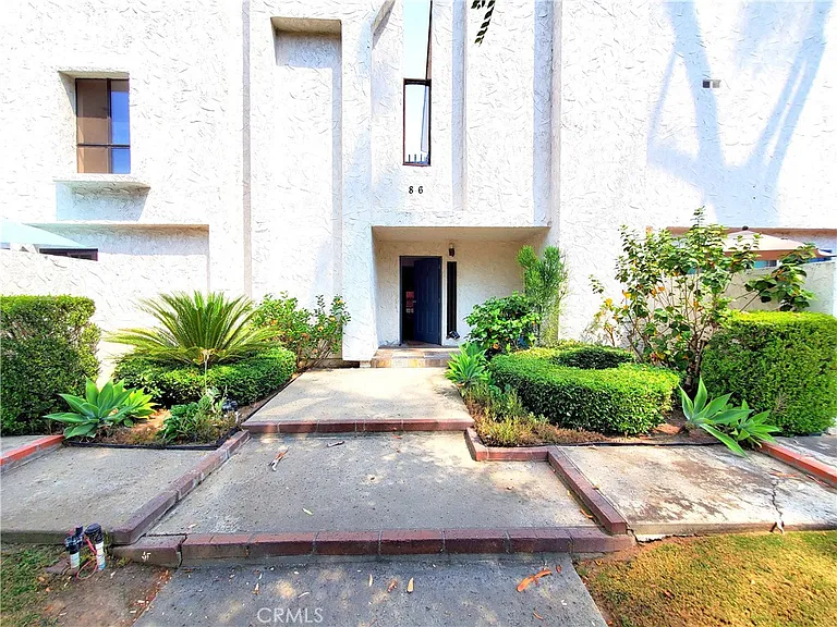 86 S Sierra Madre Blvd #6 — Photo 3
