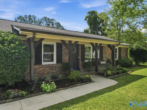 1500 Old Albany Cir SE, Huntsville, AL 35803