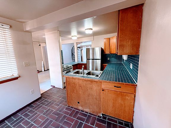 5th image of 539 N Adams Ave