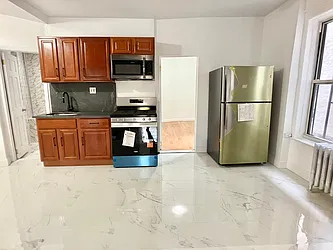 718 Washington Avenue, #2R
