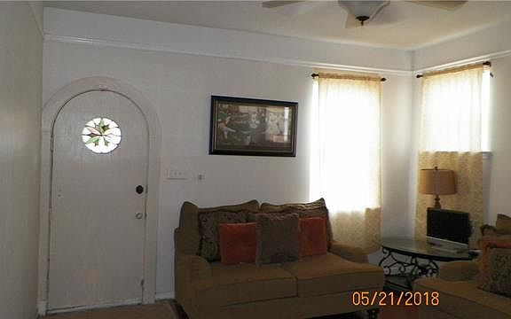 4th image of 3701 Fairmont Dr