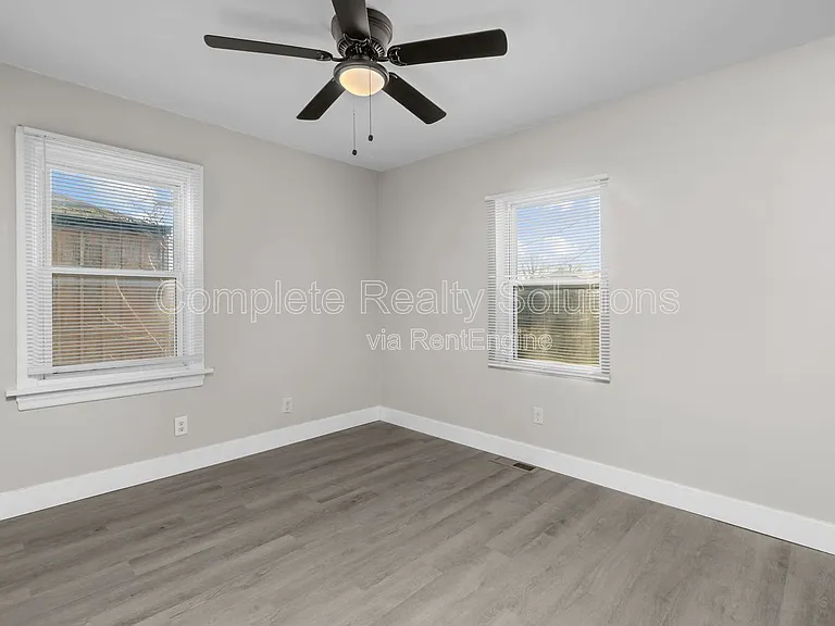 2056 Coleridge Dr — Photo 21