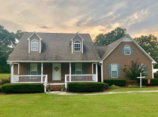 1131 Country Club Dr, Union Point, GA 30669
