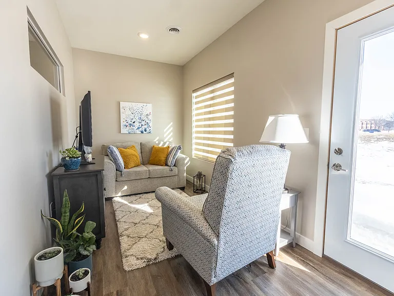 711 Lancelot Dr N #1 — Photo 8