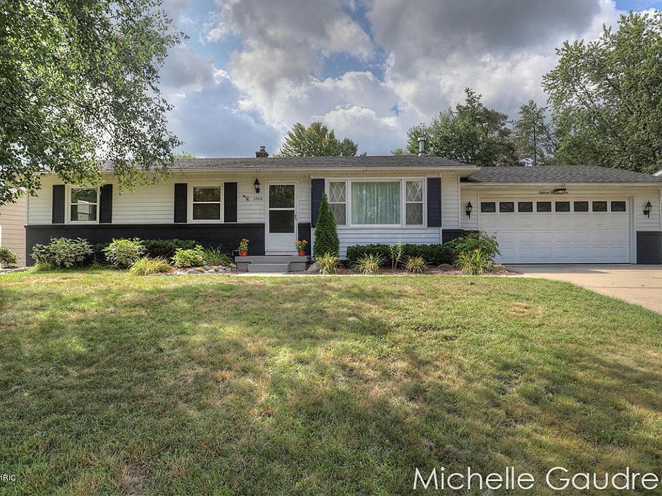 1st image of 1806 Gentian Dr SE