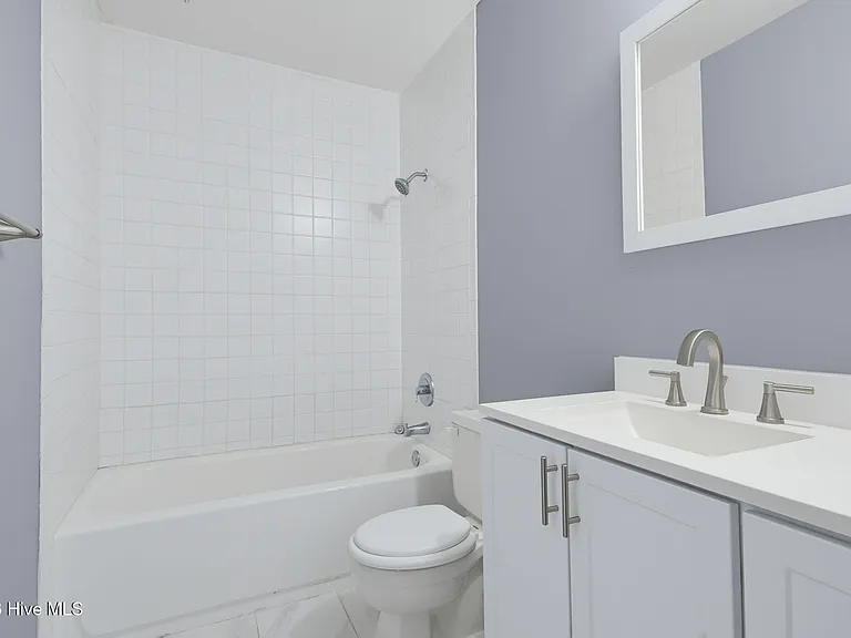 305 W Willowood Ln — Photo 26