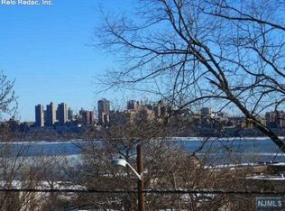 20 Hudson Ter APT 1, Edgewater, NJ 07020