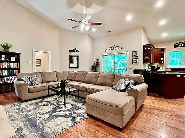 35 Winter Hawk Dr — Photo 1