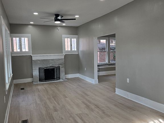 4th image of 821 Frederick St