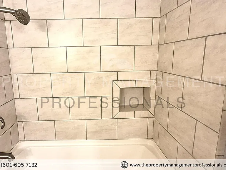 1102 Martin Dr — Photo 16