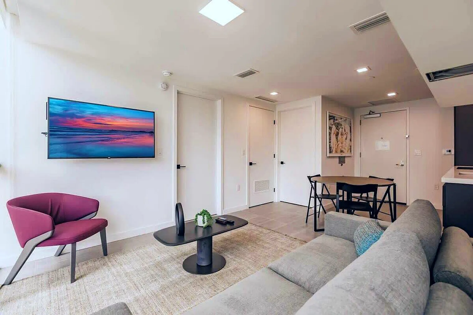 1 bed, 1.0 bath, 452 sqft, $2,723 — Photo 1