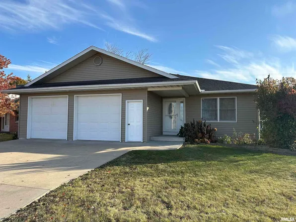 211 Anna Ct, Preston, IA 52069