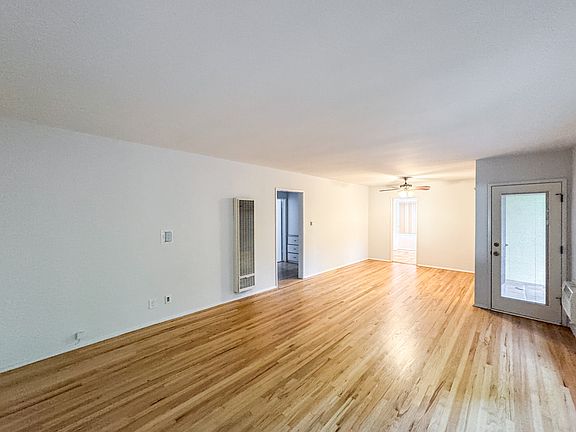 2nd image of 14001 Moorpark St #1